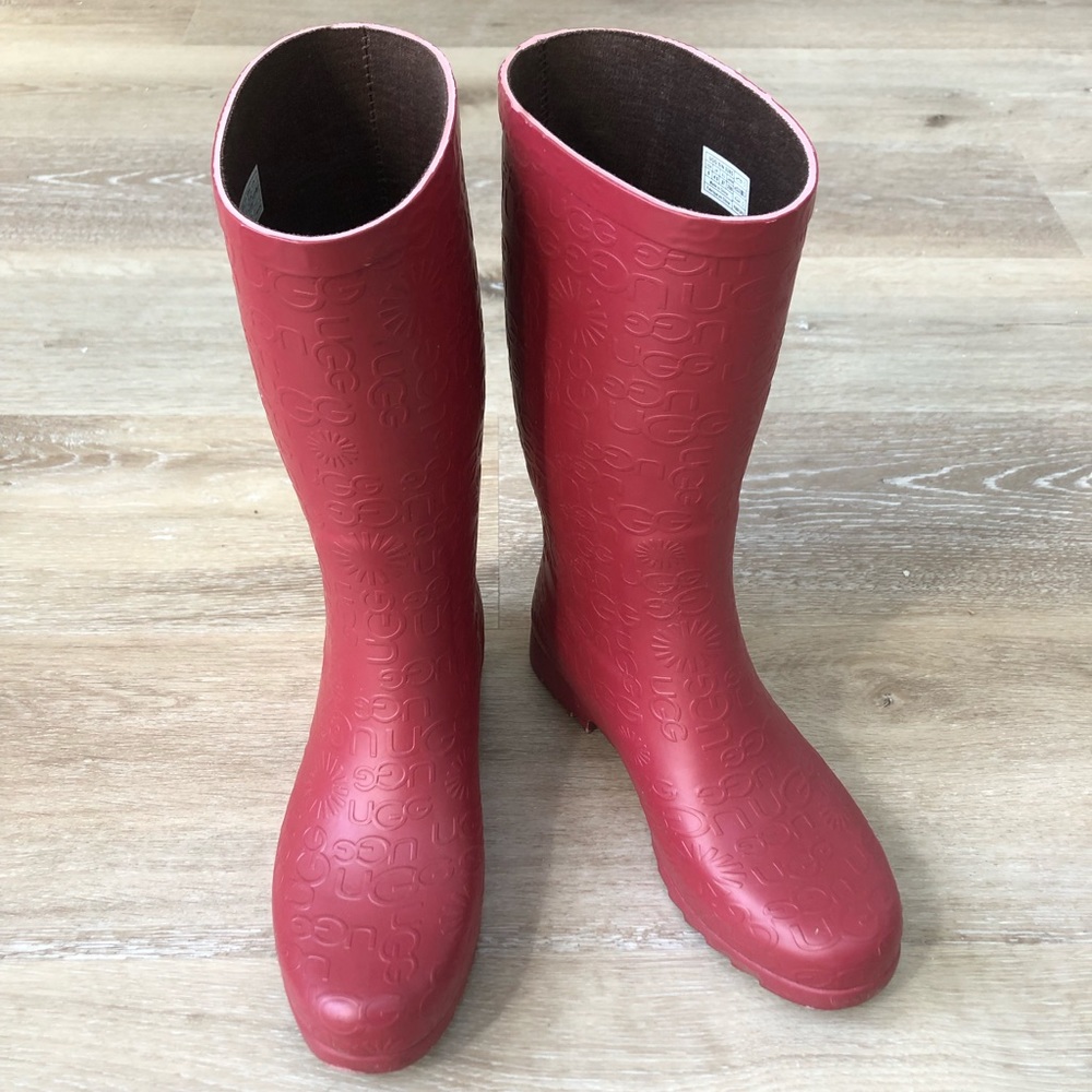 UGG ‘Wilshire’ Red Signature Logo Rain boots, Size 6